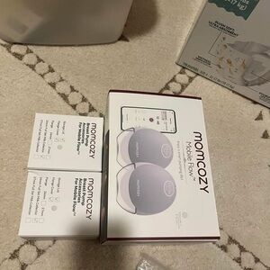 Momcozy Mobile Flow Breast Pump - Purple
